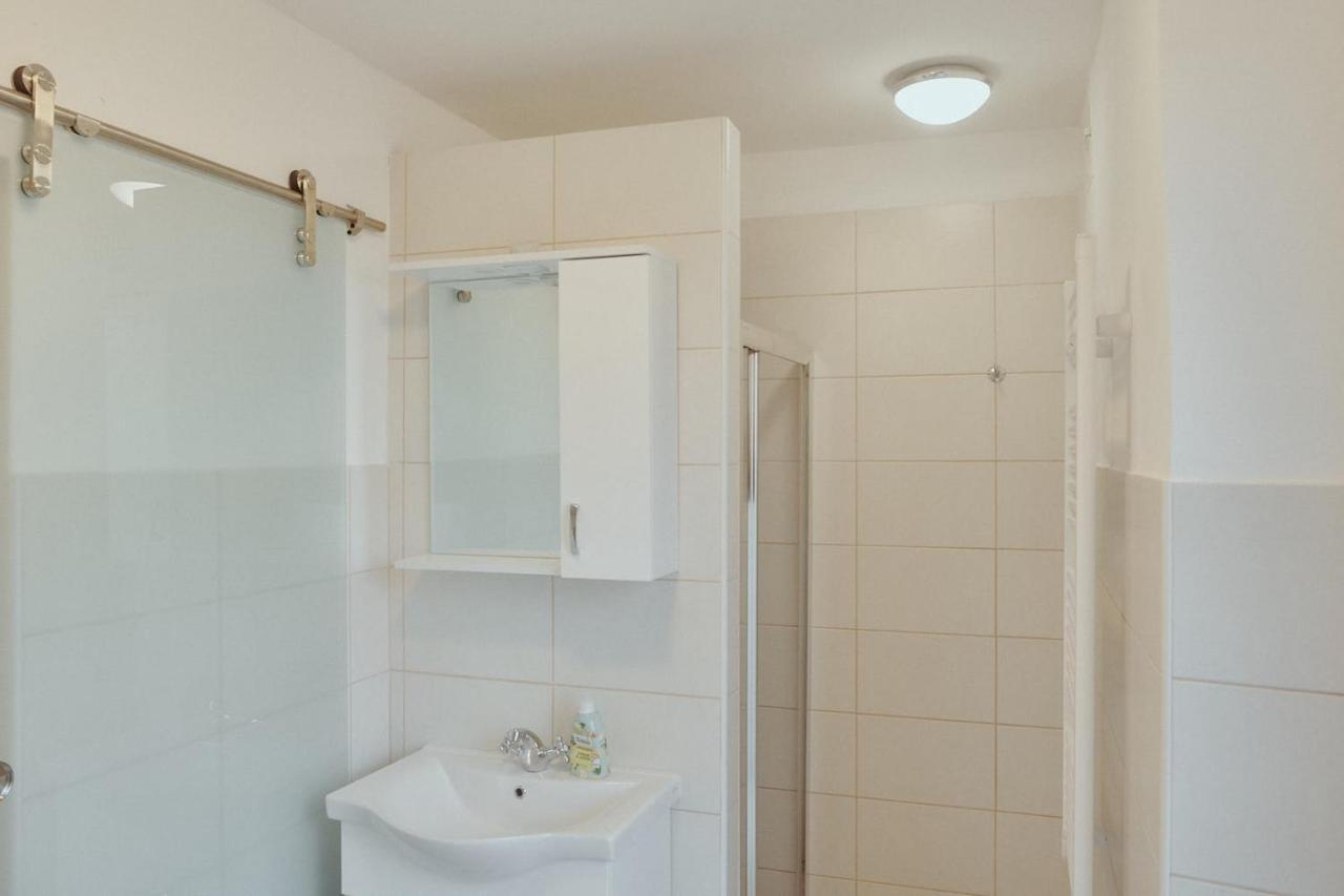 Apartments Pr' Stormanu Kanal Экстерьер фото
