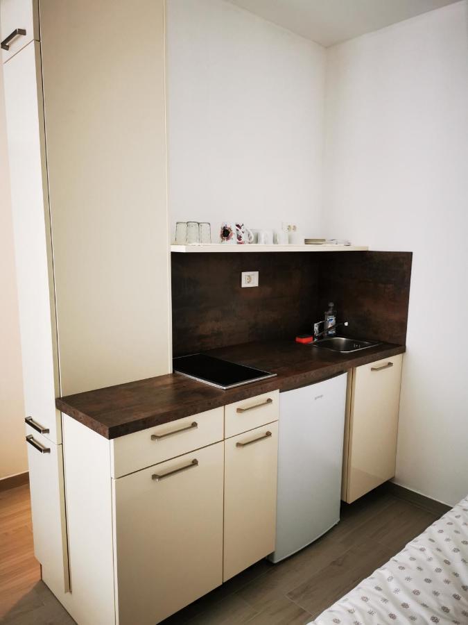 Apartments Pr' Stormanu Kanal Экстерьер фото
